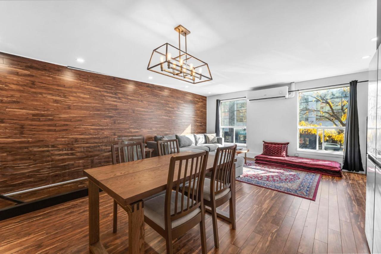 Amazing Fully Renovated Apartment On Queen St. Toronto Eksteriør billede
