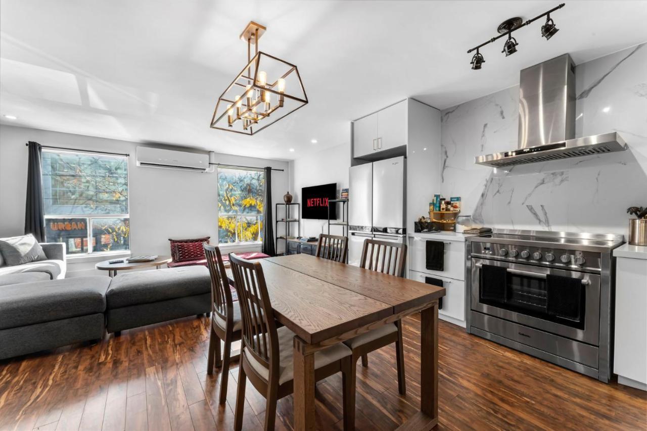 Amazing Fully Renovated Apartment On Queen St. Toronto Eksteriør billede