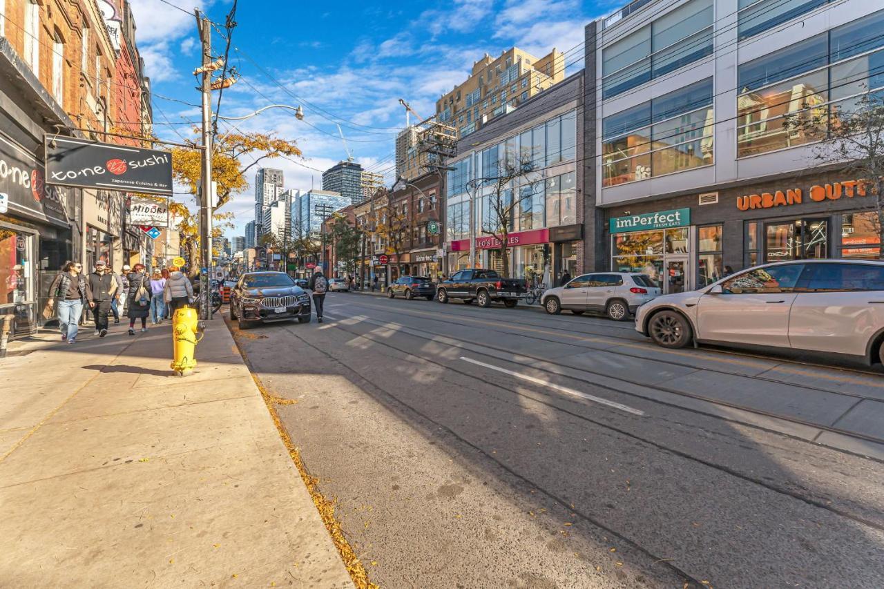 Amazing Fully Renovated Apartment On Queen St. Toronto Eksteriør billede